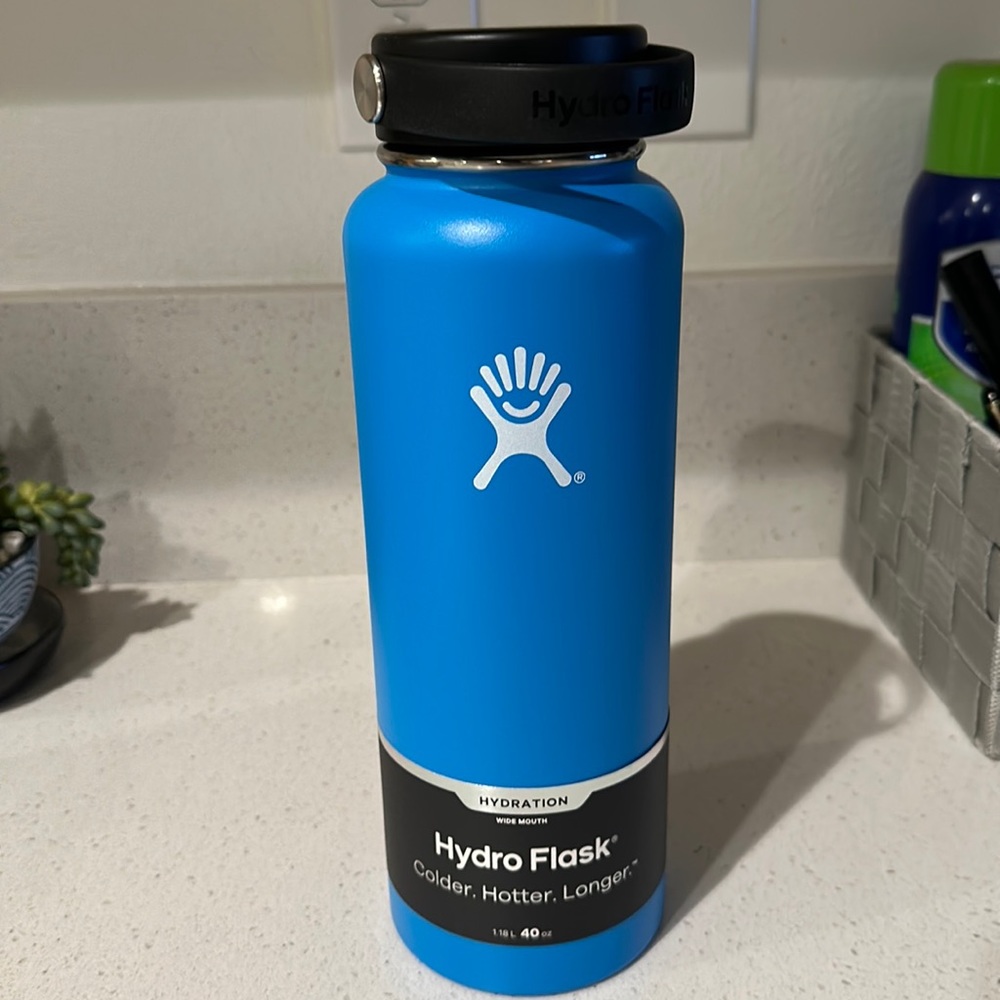 NWT Hydro Flask Wide Mouth 40 oz.